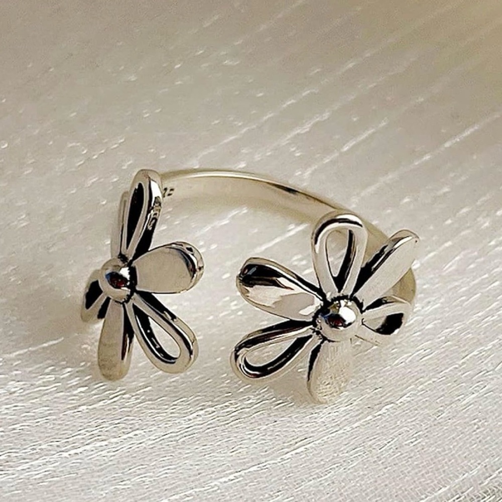 925 Silver Floral Adjustable Ring- fits sizes 7-9 best
